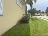 8407 Sedonia Cir in Ft. Myers, FL - Foto de edificio - Building Photo