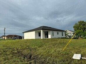 3609 1st St SW in Lehigh Acres, FL - Building Photo - Building Photo