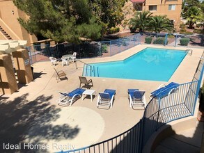 900 Heavenly Hill Ct-Unit -#204 in Las Vegas, NV - Building Photo - Building Photo