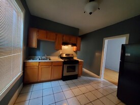 3418 W Armitage Ave, Unit CHICAGO in Chicago, IL - Building Photo