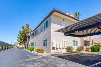 Fifty 101 Apartments in Las Vegas, NV - Foto de edificio - Building Photo