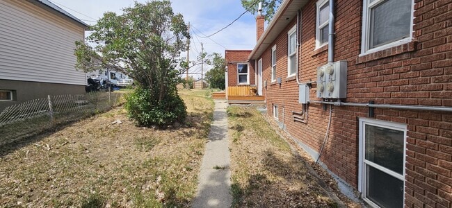 1015 Pine Ave in Kemmerer, WY - Building Photo - Building Photo