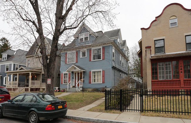 1066 Glenwood Blvd in Schenectady, NY - Building Photo - Building Photo