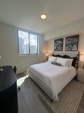 534 SW 9th St, Unit C1 in Miami, FL - Foto de edificio - Building Photo