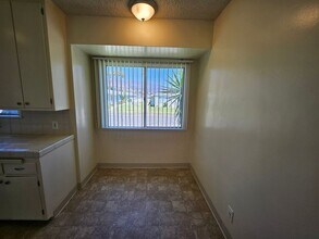 2559 N Brighton St in Burbank, CA - Building Photo - Building Photo