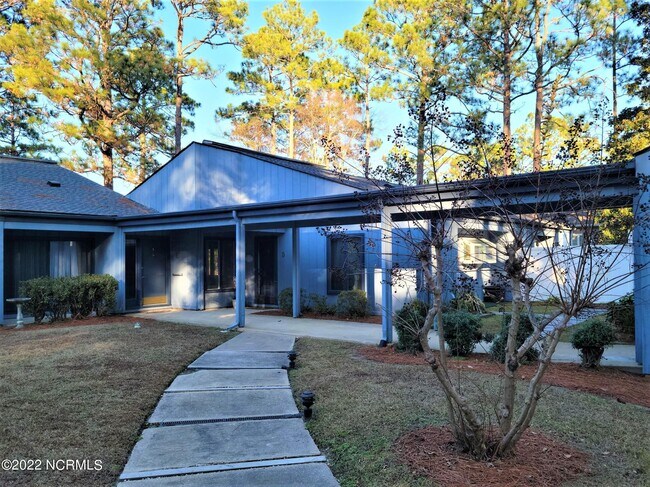 53 Cardinal Dr in Whispering Pines, NC - Building Photo - Building Photo