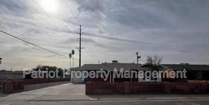 3701 W Keim Dr in Phoenix, AZ - Foto de edificio - Building Photo