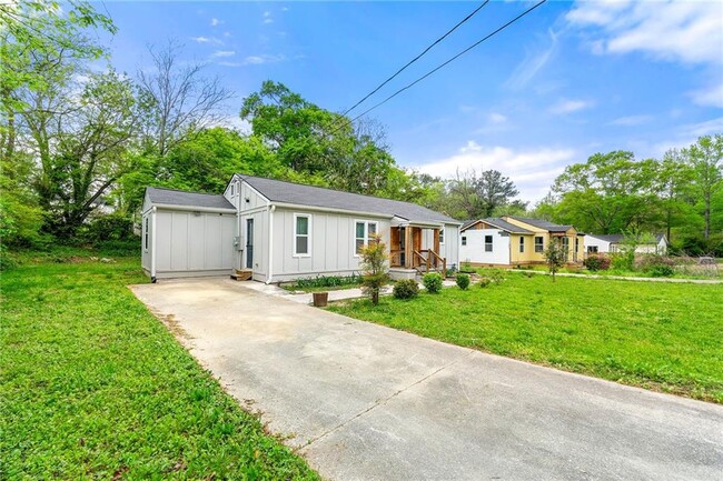 2222 Penelope St NW in Atlanta, GA - Building Photo - Building Photo
