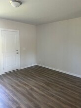 922 Holland Ave in Charlotte, NC - Building Photo - Building Photo