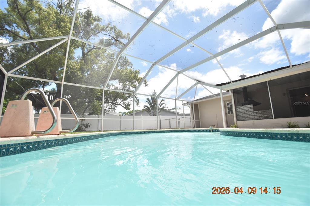 8402 Blackstone Ct in Tampa, FL - Building Photo