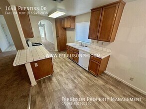 1640 Prentiss Dr in Roseville, CA - Building Photo - Building Photo