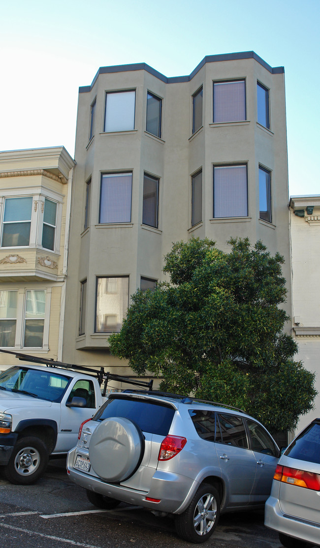 529-533 Vallejo St in San Francisco, CA - Building Photo - Building Photo