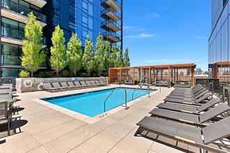 1061 W Jackson Blvd, Unit S3 in Chicago, IL - Building Photo - Building Photo