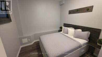 82 Albert St N in Orillia, ON - Building Photo - Building Photo