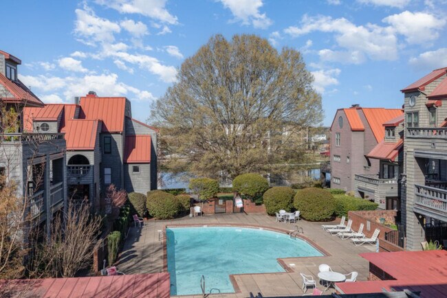 9033 J M Keynes Dr in Charlotte, NC - Building Photo - Building Photo