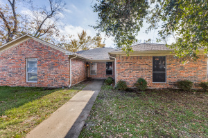 404 Center St in Forney, TX - Building Photo - Building Photo