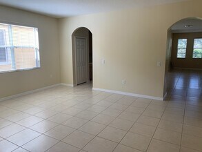 8641 Bradleys Landing St in Orlando, FL - Building Photo - Building Photo