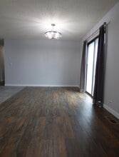 1114 Manchester Ct, Unit 1114 in South Elgin, IL - Foto de edificio - Building Photo