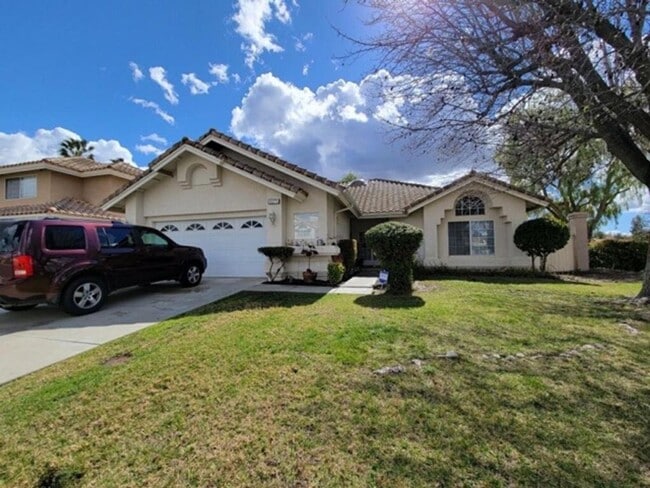 property at 32271 Corte Las Cruces