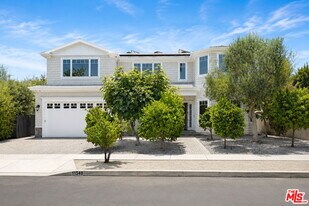11540 Clover Ave in Los Angeles, CA - Building Photo