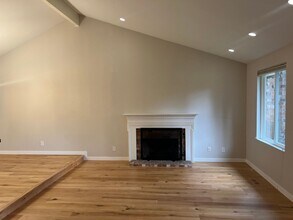 3401 169th Ave NE in Bellevue, WA - Building Photo - Building Photo