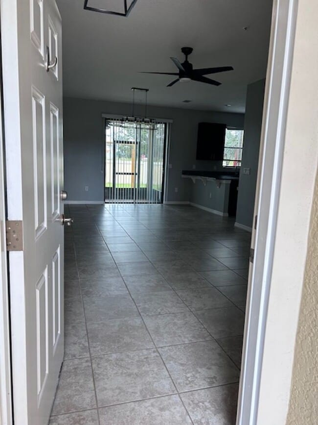 2406 Seven Oaks Dr in St. Cloud, FL - Building Photo - Building Photo