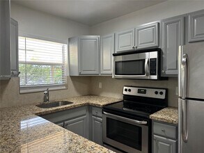 2640 NE 8th Ave in Wilton Manors, FL - Building Photo - Building Photo