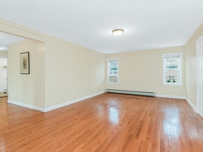 45 Heminway Ave, Unit 3 in New Rochelle, NY - Building Photo - Building Photo