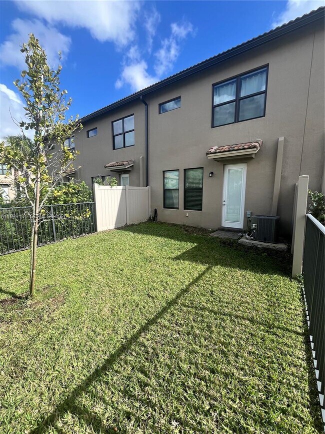 8659 Escue St in Wellington, FL - Building Photo - Building Photo
