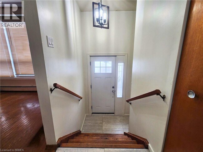 131 Baldwin Ave in Brantford, ON - Building Photo - Building Photo