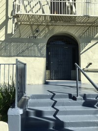 2108 Maple Ave in Los Angeles, CA - Foto de edificio - Building Photo