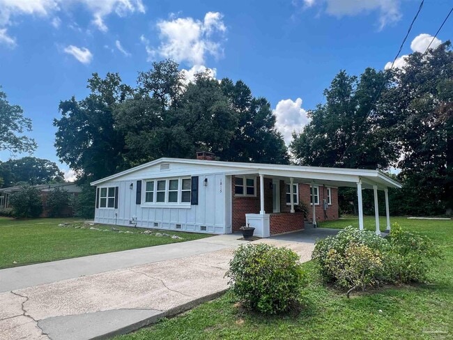 1815 Hallmark Dr in Pensacola, FL - Building Photo - Building Photo