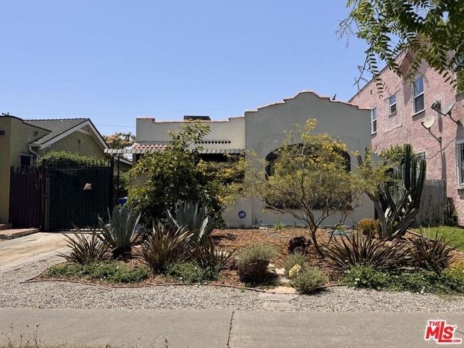 2905 Somerset Dr in Los Angeles, CA - Building Photo - Building Photo