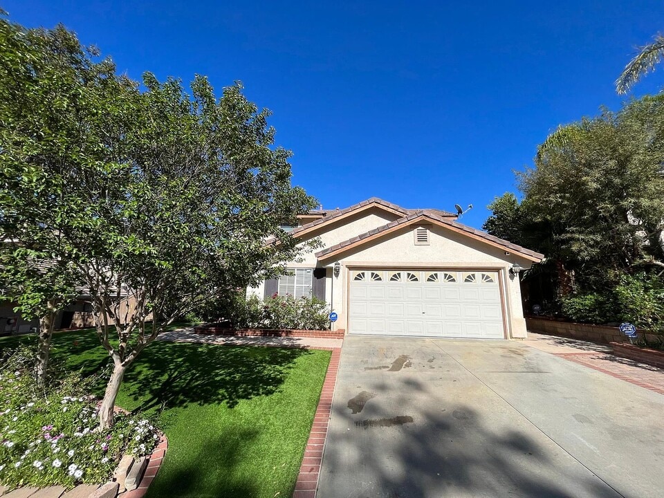 12212 Edgecliff Ave in Los Angeles, CA - Building Photo