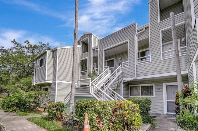 3453 NW 44th St in Lauderdale Lakes, FL - Building Photo - Building Photo