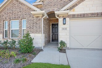 2810 Woodbrook Dr in Sherman, TX - Building Photo - Building Photo