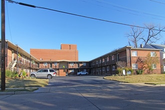 Southwest Court Apartments in St. Louis, MO - Building Photo - Building Photo