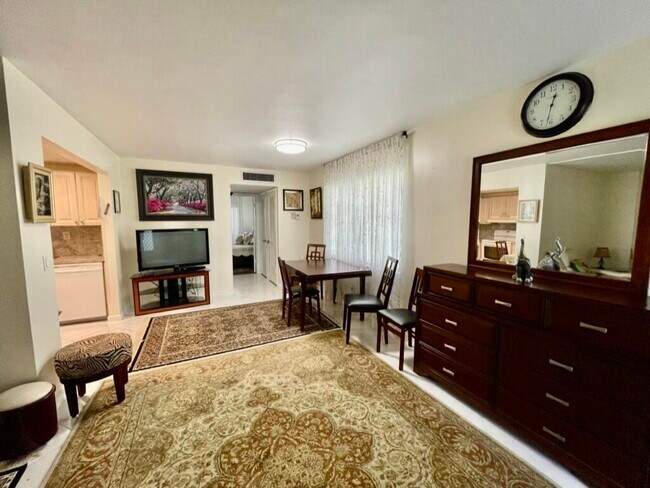 919 Flanders T in Delray Beach, FL - Building Photo - Building Photo