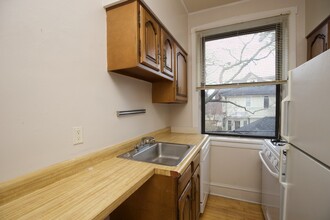 1324 Oak Ave in Evanston, IL - Building Photo - Building Photo