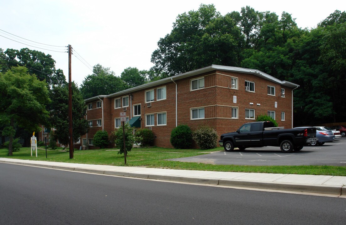 Oliver Gardens in Hyattsville, MD - Building Photo