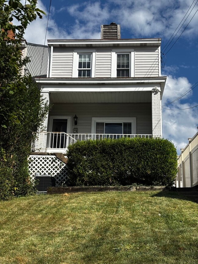 407 Griffin St in Pittsburgh, PA - Foto de edificio - Building Photo