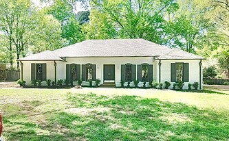 1601 McHenry Cir E in Germantown, TN - Building Photo