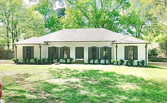 property at 1601 McHenry Cir E