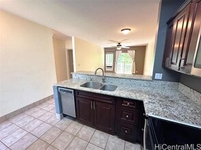95-877-877 Wikao St in Mililani, HI - Building Photo - Building Photo
