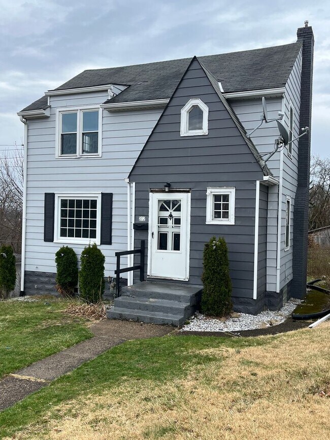 property at 212 N Forest Ave