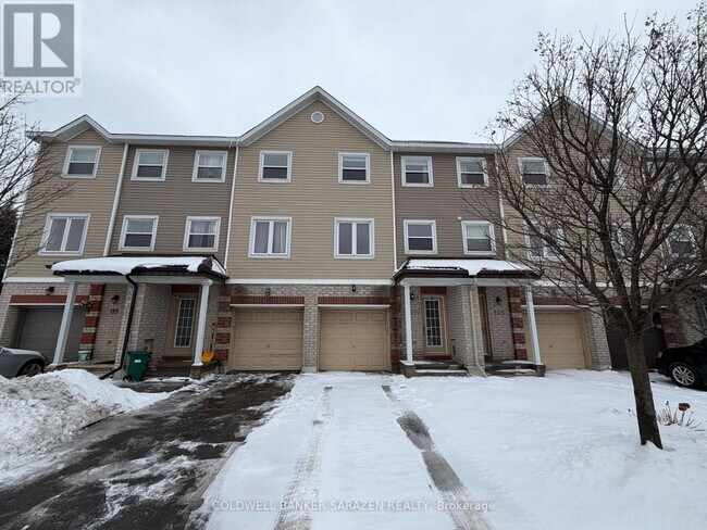 203 Kennevale Dr in Ottawa, ON - Building Photo - Building Photo