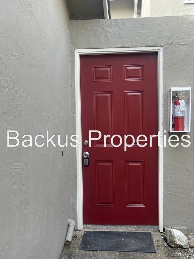 19120 Creekside Pl in Salinas, CA - Building Photo - Building Photo