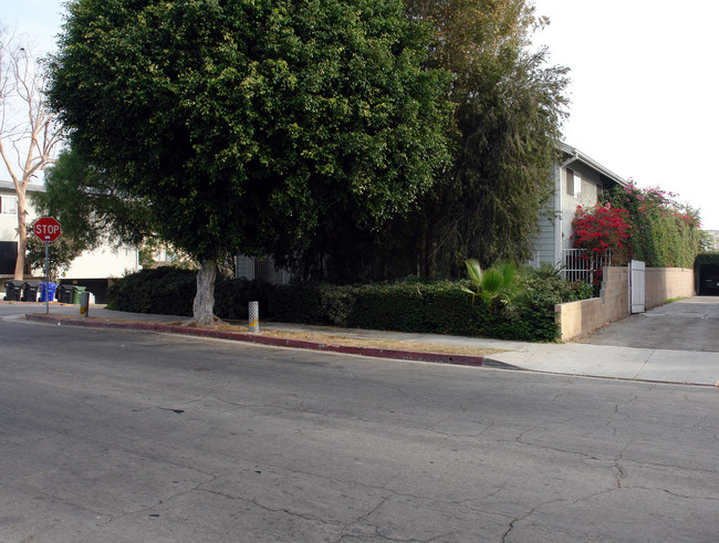 134 W Plymouth St in Inglewood, CA - Building Photo - Building Photo