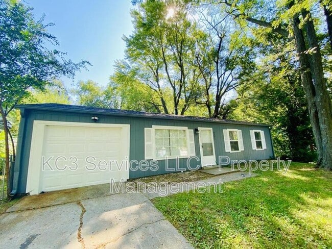9303 Stark Ave in Kansas City, MO - Building Photo - Building Photo