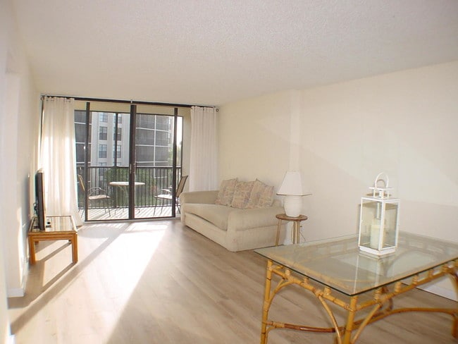 20 Royal Palm Way-Unit -303 in Boca Raton, FL - Building Photo - Building Photo